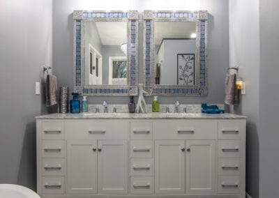 White and Simple Bathroom Modeling with descent flooring